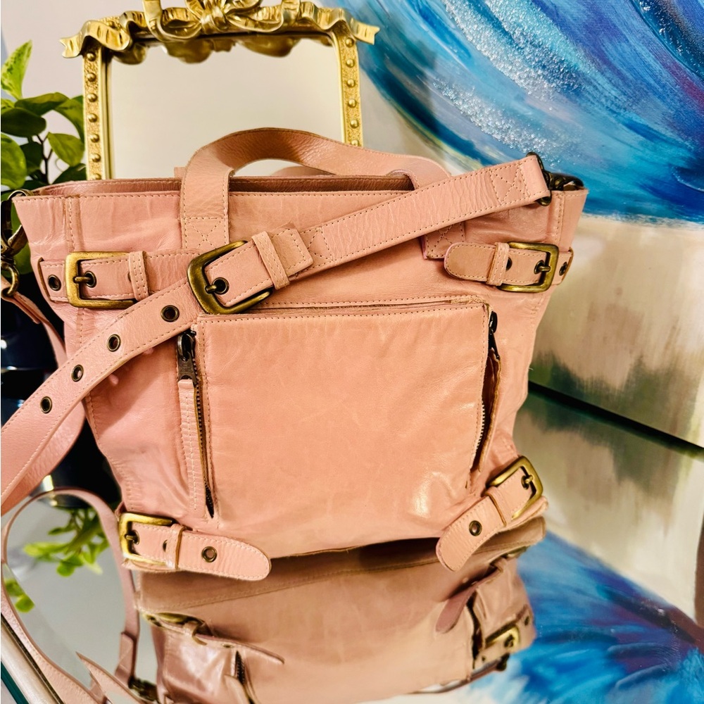 Aaenta Pink Leather Shoulder Bag - Picture 5 of 10